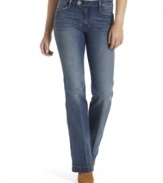 These Levi's jeans feature an ultra-flattering fit, thanks to a flared silhouette and back flap pockets. The medium blue wash is a classic springtime choice, too!