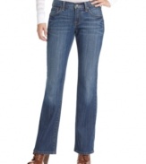 In a classic medium wash, these Lucky Brand jeans straight-leg jeans are perfect as your denim go-to for everyday style!