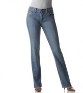 In a classic straight leg, make these Levi's 505 jeans - available in short, regular, and long - your denim staple!