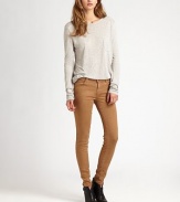 Embrace effortlessly chic vibes in these ultra-stretchy skinnies with a supremely soft finish. THE FITSkinny fitMedium rise, about 8Inseam, about 29THE DETAILSButton closureZip flyFour-pocket style70% Tencel/28% cotton/2% elastaneMachine washMade in USA of imported fabricModel shown is 5'10 (177cm) wearing US size 4.