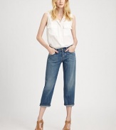 Relaxed straight-leg denim cut in a casual crop with lightly distressed detailing.THE FITSlouchy fitRise, about 9Inseam, about 25½THE DETAILSZip flyFive-pocket styleCottonMachine washImportedModel shown is 5'10½ (179cm) wearing US size 4.