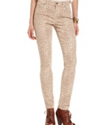 A fall must-have, these Lucky Brand Jeans leopard-print skinny jeans hit all the right marks for on-trend style!