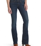 A slim fit and bootcut leg hugs and flatters your curves in this look from Levi's. Pair them with a tee and ankle booties for classic Americana style.