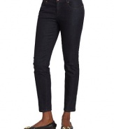 THE LOOKNarrow waistband with belt loops Front zip and button closureFive-pocket styleSkinny-leg silhouetteAnkle zippersTHE FITRise, about 8Inseam, about 28THE MATERIAL90% organic cotton/8% elasterell/2% elastaneCARE & ORIGINMachine washImported