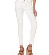In a bright white wash, these Else Jeans skinny jeans are an absolute must-have for spring!