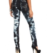 A bold tie-dye wash and rhinestone & stud embellishments make these Miss Me skinny jeans perfect for a rock-chic look!