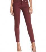 With a deep-red wash, these Else Jeans skinny jeans warm up a stylish winter wardrobe!