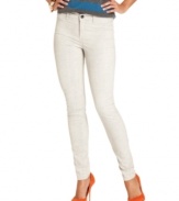 Jeans meet leggings in this must-have jeggings look from Calvin Klein Jeans. They're just the thing to pair with tunics, button-downs or chunky sweaters.