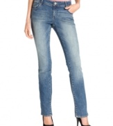 DKNY Jeans' skinny jeans feature a weathered wash for a vintage-inspired look. Pair them with pumps and a printed top for a day-to-night look you'll adore!