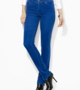 Lauren Jeans Co.'s essential pant features a slim, straight leg and a hint of stretch for a versatile, modern look.