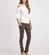 Work the trend in these lace-printed skinnies with a medium rise for a flattering fit. THE FITMedium rise, about 8Inseam, about 33THE DETAILSZip flyFive-pocket styleFully lined93% cotton/6% polyester/1% LycraDry cleanMade in USA of imported fabricModel shown is 5'9 (175cm) wearing US size 2.