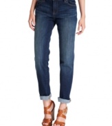 Style so comfy it looks like it belongs to the boys - channel the vibe in these boyfriend jeans by Calvin Klein Jeans.