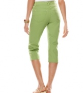 Hit a bright note in these slim Charter Club capris. A fabric blend with the right amount of stretch hugs your curves and offers all-day comfort!